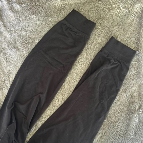 Black Lululemon Align Joggers size 8 - Picture 5 of 6